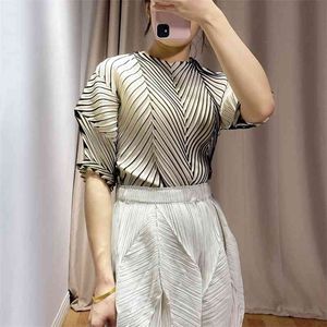 Yaz Miyak Pileli kadın Degrade T-shirt Moda Düzensiz Tasarım Kişilik Marka Boynuzları Kollu İnce Gömlek T7899 210623