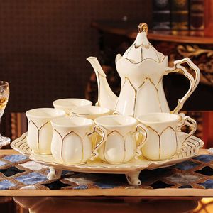 Europa copos dourados decalque britânico delicado porcelana conjunto de chá cerâmico bule bule de café xícara de chá