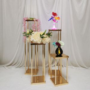 Vaso per fiori Supporto per colonna d'oro Portapacchi per strada in metallo Decorazione per feste di nozze Centrotavola per fiori per eventi