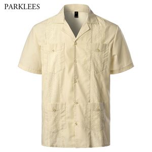 刺繍花の堅い夏のメンズシャツカジュアルな襟のボタン半袖シャツ男性のキューバキャンプGuayabera Chemise Homme 2xL 210524