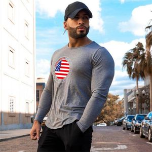 Muscleguys marca de manga longa camiseta homens outono nova bandeira americana magro ajuste tshirt algodão curvo hem tops masculino camiseta plus tamanho 210421