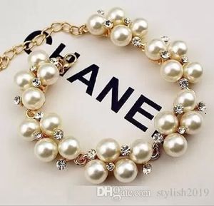 Braccialetto di strass placcato oro Braccialetto di perle retrò moda europea e americana braccialetto di perline a468