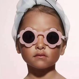 Renkli Şeffaf Güneş Gözlüğü Çocuk Kız Yuvarlak Çiçek Şekli Çocuk Güneş Gözlükleri Bebek Küçük Çerçeve Kişilik Hediye Gözlük