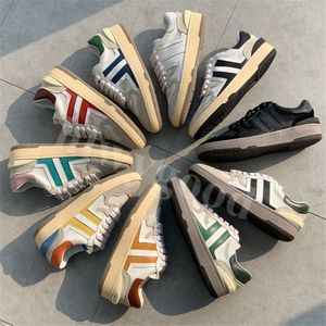 2021 Retro stil Casual Skor Par Modeller Färg Matchande Platform Sneakers Mesh + Läder Mäns Casual Skor Kvinnors Sneakers