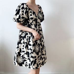 Spring Summer French Retro Square Neck Print Dress Female Temperament Light Mature Style Puff Sleeve Halter Women 210520