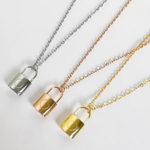Дизайнер Паре Ожерелье Мода Роскошные Блокировка Кулон Ожерелья 18k Титановый Сталь Закрыванные Женщины Ожерелье для подарка на день рождения