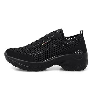 2021 Tasarımcı Koşu Ayakkabıları Kadınlar Için Beyaz Gri Mor Pembe Siyah Moda Erkek Eğitmenler Yüksek Kaliteli Açık Spor Sneakers Boyutu 35-42 QF