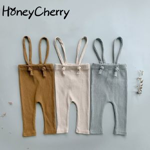 Frühling und Herbst große PP-Säuglingshosen lose hohe Taille Baumwollhosenträger Lätzchen Mädchen Leggings 210515