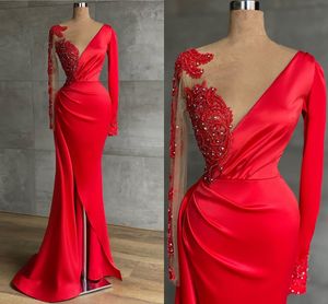 Alternativa röda sjöjungfrun kvällsklänningar full ärm lång glänsande kristall pärlstav formell prom party klänning split kappor kläder