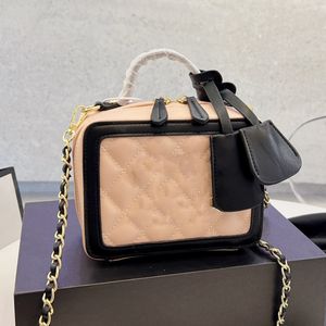 21Ss Women Square Vanity Bags Caviar Leather Calfskin Matelasse Chain Crossbody Bag High Quality Quilted Lady Cosmetic Shoulder Bag Luxury Designer Handbag 22 CM