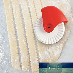 1 adet Pasta Tekerlek Kesici Şehriye Makinesi Kafes Rulo Hamur Kesici Aracı Mutfak Yardımcısı DIY Hamur Kesme Aletleri Fabrika Fiyat Uzman Tasarım Kalitesi Son Tarzı