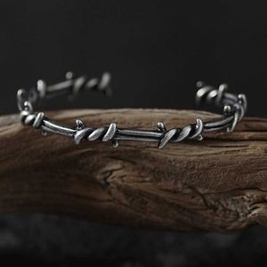 Homens Bangle Aberto Cuff Torcer Espinhos Pulseira Pulseira Titânio Aço Geométrico Pulseira Aberta Buffed Jóias Viking Bangles X0706