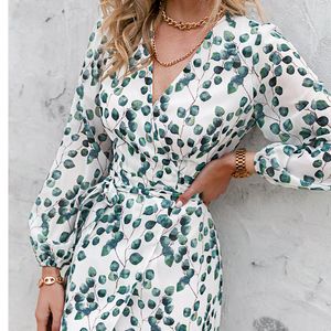 Elegante Folha Verde Impresso Dress Dress Mulheres Primavera V-Pescoço Cintura Alta Cintura Vestido Praia Casual Casual Estilo Vestidos Robe Feminino 210515