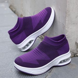 Atacado 2021 Top Quality Mens Mulheres Esportes Running Shoes Malha Roxo Sock Roxo Roxo Rosa Sapatilhas Ao Ar Livre Tamanho 36-45 WY32-A12