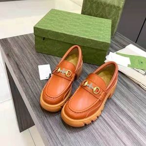 Designer homens e mulheres do mesmo estilo sapatos casuais de couro genuíno vestido fosco sapatos moda redonda dedo do pé preto de adeus casuais caseiros loafers grande tamanho grande 42-45