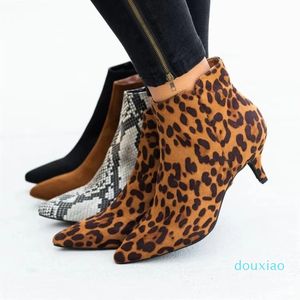 여성 마틴 레오파드 신발 새로운 스타일 짧은 스틸 레토 가을 겨울 여성의 대형 크기 35--43