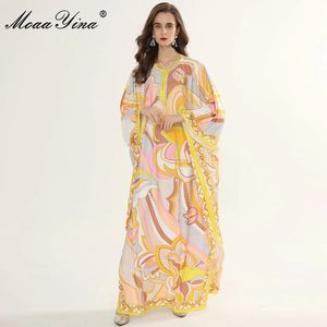 ファッションデザイナードレス秋の女性のドレスバットウィングスリーブ多色ジオメトリプリントルーズプラスサイズマキシドレス210524