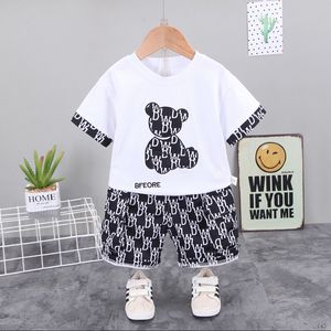 Set di abbigliamento Nuovi vestiti per bambina estiva Suit Boys Cotton Cartoon Bear T-shirt+Shorts 2 pezzi/set per bambini in costume casual per bambini