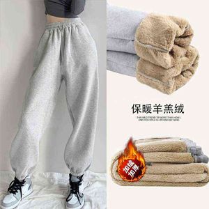 Sweatpants الخروف المخملية المرأة بالإضافة إلى المخمل الخارجي ارتداء القطن السراويل الدافئة الخريف والشتاء زائد حجم فضفاضة المناسب السراويل الرياضية Y211115