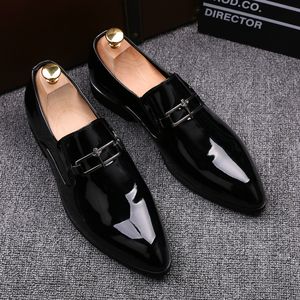 Mężczyźni Casual Business Wedding Formal Sukienka Jasne Patent Skórzane Buty Slip On Leniwy Jazdy Oxfords Czarne Czerwone Mokasyny Zapatos