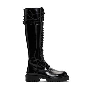 Exklusive kniehohe Schnürstiefel aus schwarzem Lack, Lederschuhe, Knöchelkampfstiefel, niedriger Absatz, Martin-Booties, Luxus-Designermarken, punkige Schuhfabrik-Schuhe