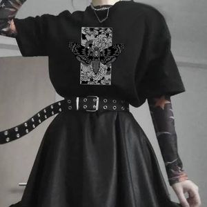 Estetyczna Gothic Death Moth Kobiety T Shirt Streetwear Harajuku 90. Vintage Bawełna Krótki Rękaw Graficzny Tee Egirl Edgy Grunge Clot 210518
