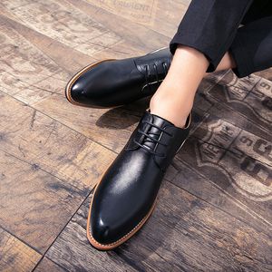 Alta alta sapatos formais designer de moda masculina resistente a desgaste de desgaste de escritórios de escritório
