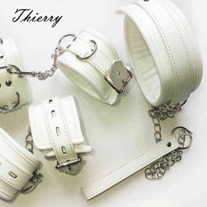 NXY Vuxna leksaker Thierry Luxury Soft White Bondage Restraints Handbojor Collar Wrist Ankel Cuffs för Fetish Erotiska Spel Par Sex Produkt 1130