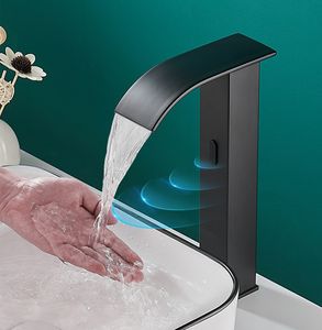 Smart Sensor Wasserfall Waschbecken Wasserhahn Automatischer Sensor Wasserhahn Tuchloser Sink Basin Water Mixer Kran