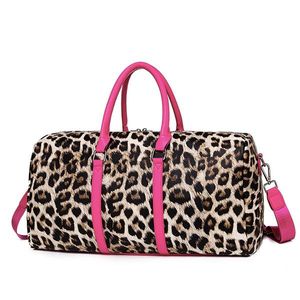 Mode Leopard Print Kvinnor Duffle Bag Cheetah Animal Pattern Travel Handväska för Lady Girl Shoulder With Pink Handle Duffel Väskor