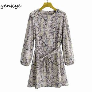 Vintage Snake Print Dress Women Round Neck Långärmad Med Bälte A-Line Mini Casual Spring Plus Size Vestido 210514