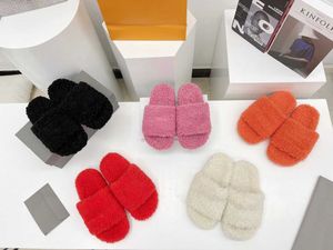 Winter men's and women's wool slippers soft cartoon big head rubber outsole anti-skid design fashionable women shoes multi color large size 35-46