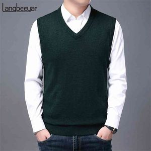 Högkvalitativ Autum Vinter Mode Märke Knit Ärmlös Vest Pullover Mens Casual Tröjor Designer Woolen Mans Kläder 210813