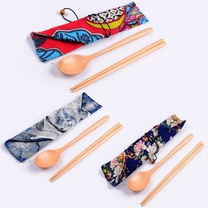 3 sztuk / zestaw Chinese Chopsticks łyżka Tkanina Torba Drewniana Obiadowa Zestaw Przenośne Naczynia Z Tabłek Kwiatowy Torba Na Outdoor Travel L