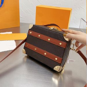 2022 Handle Trunk Bag Handbag Purse Tote Travel Luggage Box Crossbody Bags Genuine Leather Classic Letter Golden Metal Corners Rivets Remova