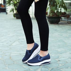 2021 Off Mens Mulheres Esportes Correndo Tênis Alta Qualidade Respirável Malha Triplo Negro Negro Negro Azul Rosa Aument Aument Runners Sneakers Tamanho 35-42 WY34-1608