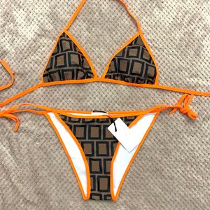 Bikinis för kvinnor fräcka stringtrosor med hög midja mikrobikinidesigner baddräkt Lace Up Summer Split Baddräkt brun vit Strappy Modebrevtryckt Damkläder