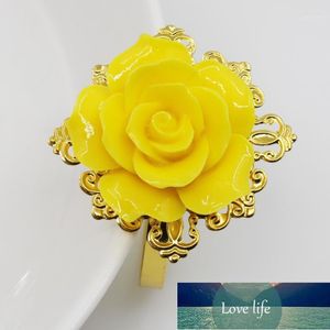 Nieuwe st gele rozen decoratieve gouden servet ringen servethouder bruiloft diner tafel decoratie intieme accessoires1