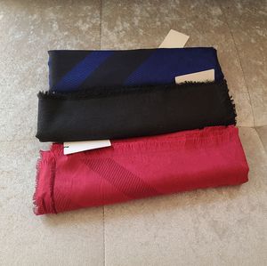 Sciarpa di lusso Pashmina di qualità Hihg per donna Designer di marca Sciarpe calde Moda Donna Scialle quadrato 140x140 cm RT96A