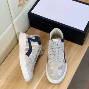 2021 Ljusfärg Kamouflage Mönster Par Casual Skor Färg Stripe Dekoration Mäns Sneakers Fashion Women's Canvas Shoes