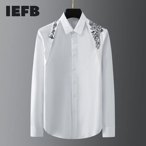 肩の上のIEFBの金属バックルリボンの上の高品質刺繍の男性の長袖ホワイトシャツシングルブレストトップスY5560 210524