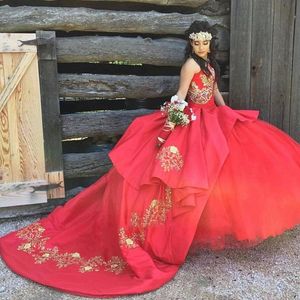 Princess Red Sweet 16 Dress 2021 Suknia Balowa Sweetheart Gold Aplikacje Quinceanera Suknie Gorset Lace Up Eleganckie Suknie Big Bow Puffy Tulle Urodziny