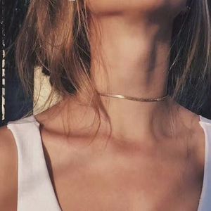 Disegni Kpop Color oro Collana girocollo da donna a catena Collana clavicola Gioielli minimalisti sul collo Collare girocollo con ciondolo per ragazza