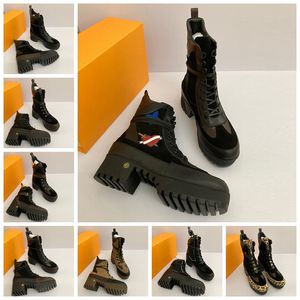 Designer-Schuhe, Luxusmarke, Designer-Leder, Damenstiefel, Martin Desert Boot, Flamingos, Liebespfeil, Medaille, echtes Leder, grob, Winter mit Box