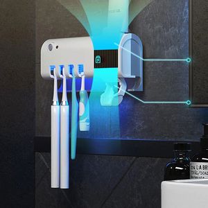 Dispensador De Pasta De Dente venda por atacado-Energia solar titular de escova de dentes de dentes dupla camada de dupla esterilizador automático dentífrico Dispensador de parede de banheiro de parede