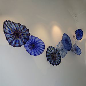 Murano-Lampe, mundgeblasenes Glas, Blumen-Wandlampen, Kunst, dekorativ, maßgeschneiderte montierte Platten, blaue Farbe, 25 bis 40 cm