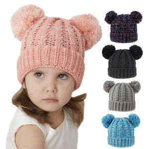 Mützen 13 Stile Baby Mädchen Strickmütze Kind Häkeln PomPom Mützen Hut Doppel Fell Ball Hüte Kinder Stricken Outdoor Caps Kinder Zubehör