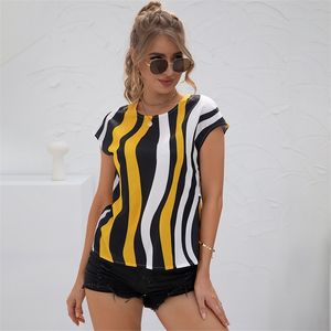 Mulheres Verão Casual Camisa T Camisa O Pescoço Contraste Cor Stripe Patchwork Sexy Backless Straight Tops Ladies Streetwear Tshirt 210603