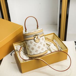 2021 NOWOŚĆ WSZYSTKIE CYLILINDER CILLINDER BORM Messenger Bag Ladies Przenośne torebki i torebki Luksusowe projektant Sac Luxe