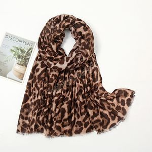 Ashion Kadınlar Sonbahar Viskon Eşarp Düz Yeşil Leopar Fringe Uzun Pashmina Wrap Bufandas Müslüman Yumuşak Şal 180 * 90 cm